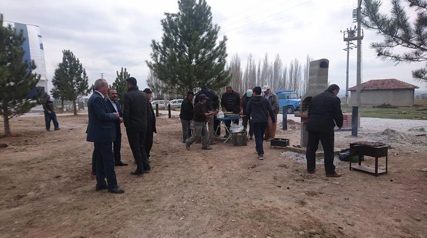 Aslanapa&rsquo;da 3 bin 500 metrekarelik mesire alanı t&ouml;renle a&ccedil;ıldı