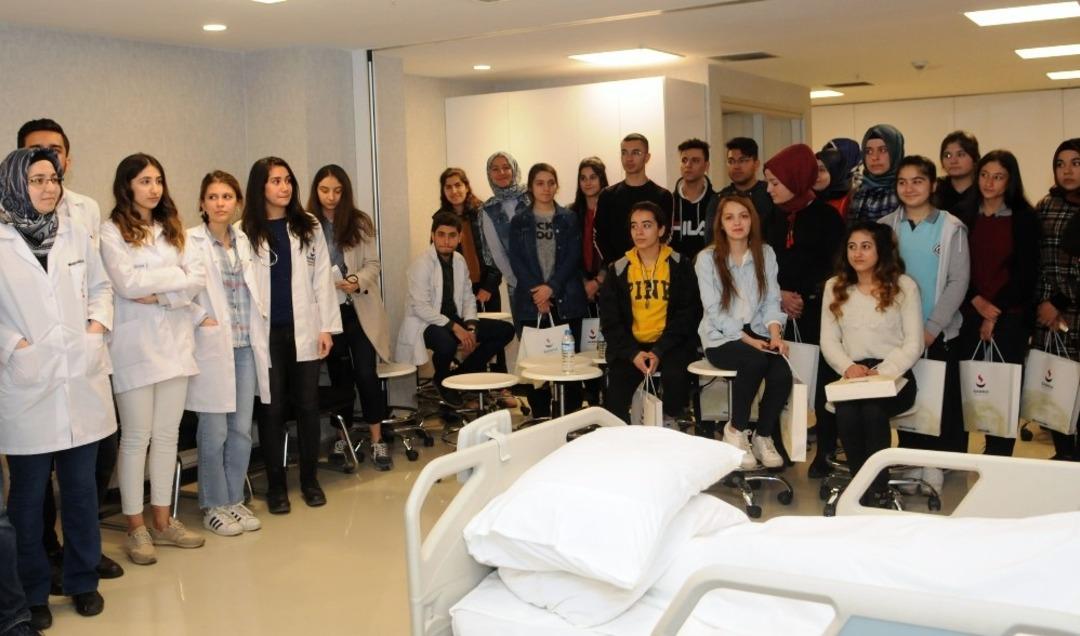 Lise &ouml;ğrencileri meslek se&ccedil;imi konusunda bilgilendirildi