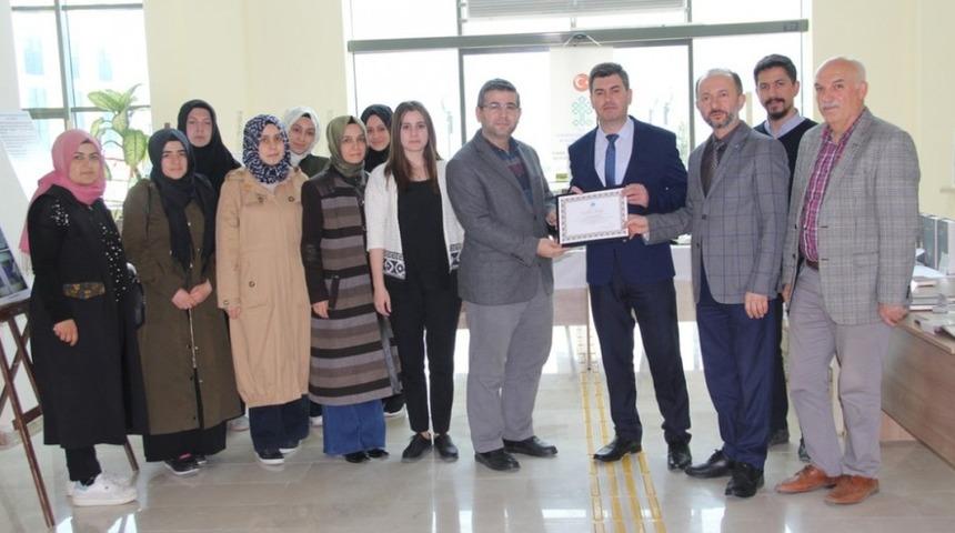 DP&Uuml; İslami İlimler Fak&uuml;ltesinde kitap sergisi