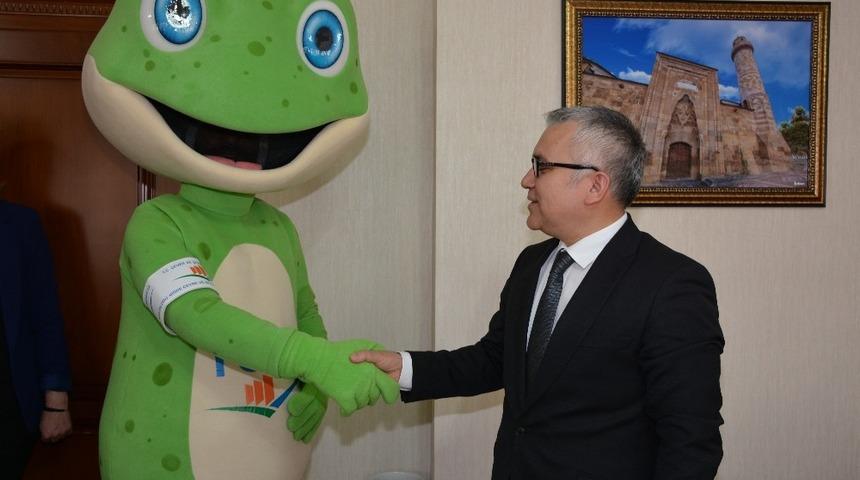 &lsquo;Toro&rsquo; maskotu Vali Şimşek&rsquo;i ziyaret etti