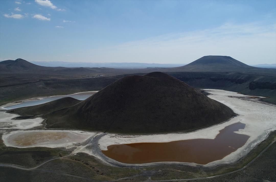8 bin yıllık doğal g&uuml;zellik: Meke G&ouml;l&uuml;