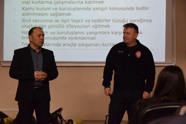 Düzce Üniversitesi’nde acil durumlarda güvenli müdahale teknikleri anlatıldı