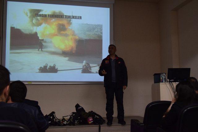 Düzce Üniversitesi’nde acil durumlarda güvenli müdahale teknikleri anlatıldı