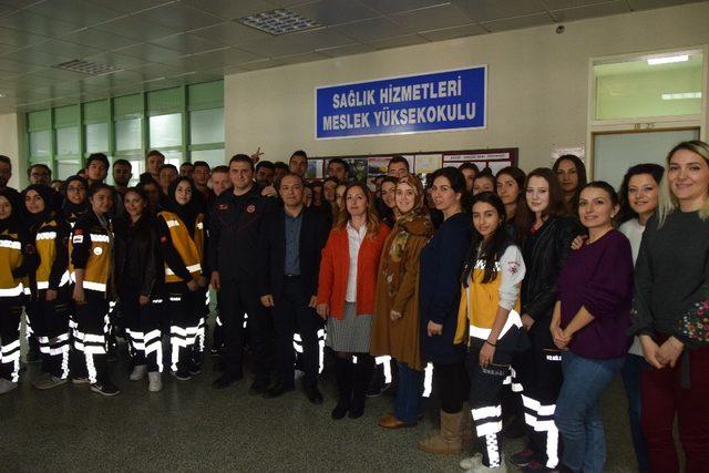 Düzce Üniversitesi’nde acil durumlarda güvenli müdahale teknikleri anlatıldı