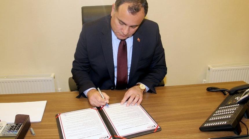 Başkan Taşdelen "Kadın Dostu Kent Taahh&uuml;tnamesi"ni imzaladı