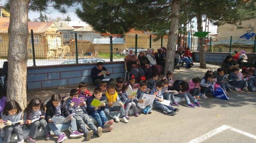 Hüyük’te kitap okuma etkinliği