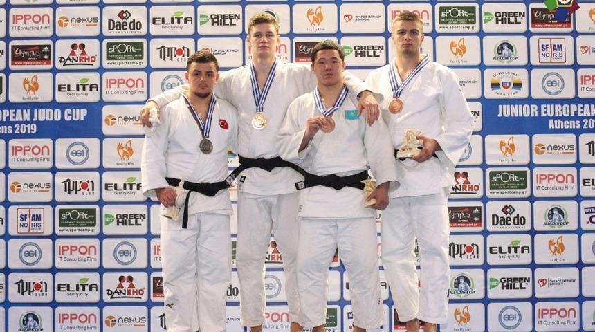 Kağıtsporlu Aydın, Avrupa Kupası&rsquo;nda g&uuml;m&uuml;ş madalya kazandı