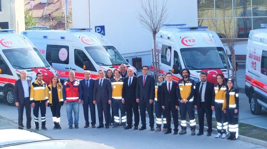 Karab&uuml;k&rsquo;e 6 adet yeni 112 ambulansı