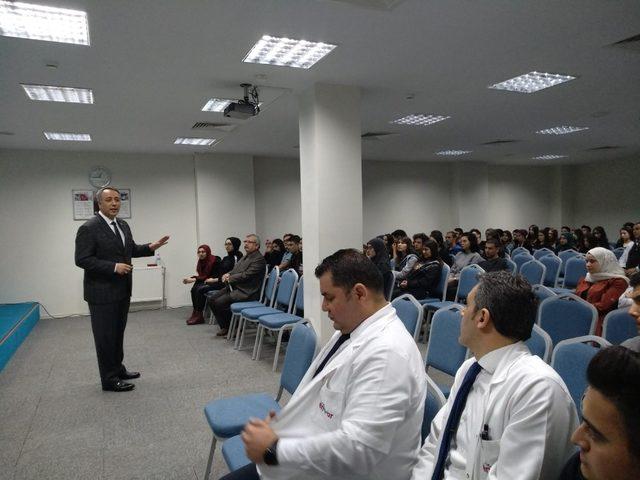 Öğrencilere  ‘Duygusal zeka ve davranış seçme becerisi’ semineri