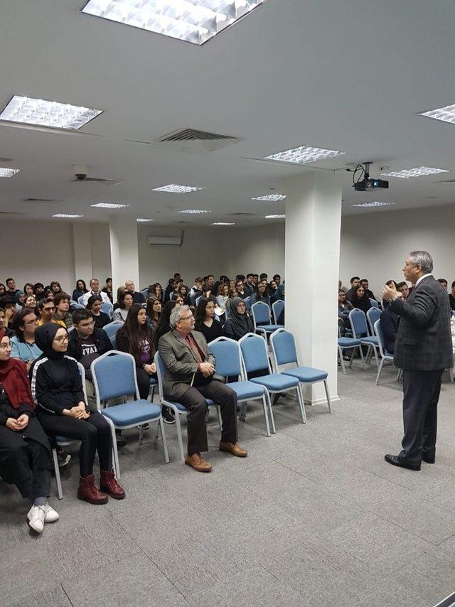 Öğrencilere  ‘Duygusal zeka ve davranış seçme becerisi’ semineri