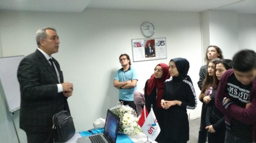 &Ouml;ğrencilere  &lsquo;Duygusal zeka ve davranış se&ccedil;me becerisi&rsquo; semineri