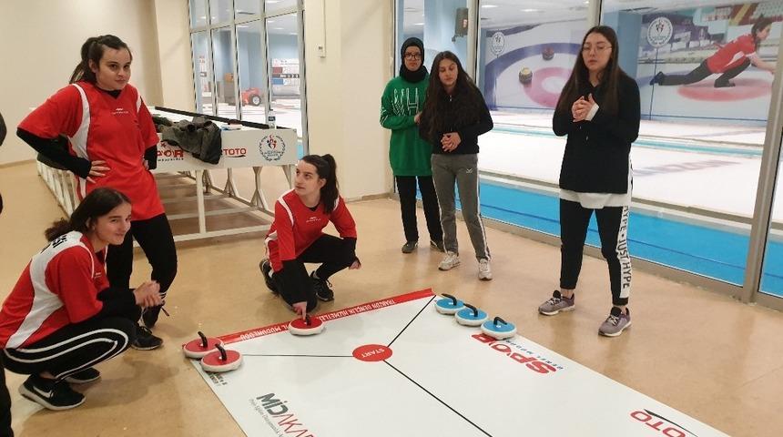 Trabzon&rsquo;un ilk curling şampiyonları oldular