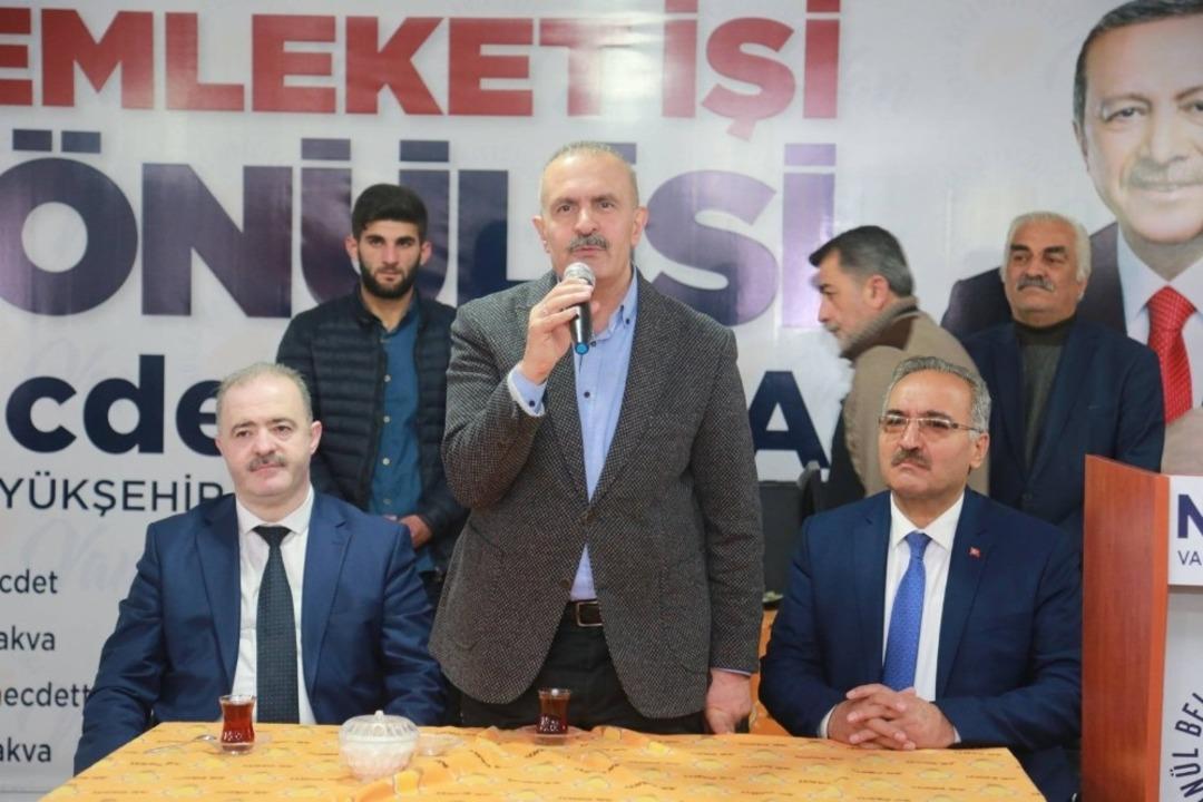 AK Parti&rsquo;li Kayat&uuml;rk, bir g&uuml;nde 4 il&ccedil;esi ziyaret etti