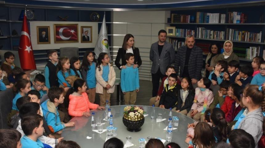 &Ouml;ğrenciler D&uuml;zce Belediyesinde