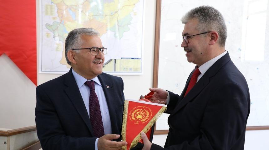 Başkan Memduh B&uuml;y&uuml;kkılı&ccedil;:  "Kayseri il sınırları i&ccedil;i onlara emanet&rdquo;