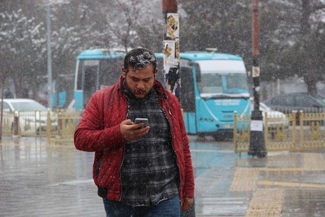 Erzurum’da kar yağışı