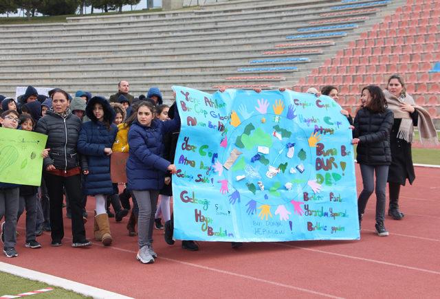 TED'li öğrencilerden 'İklim İçin Okul' grevine destek