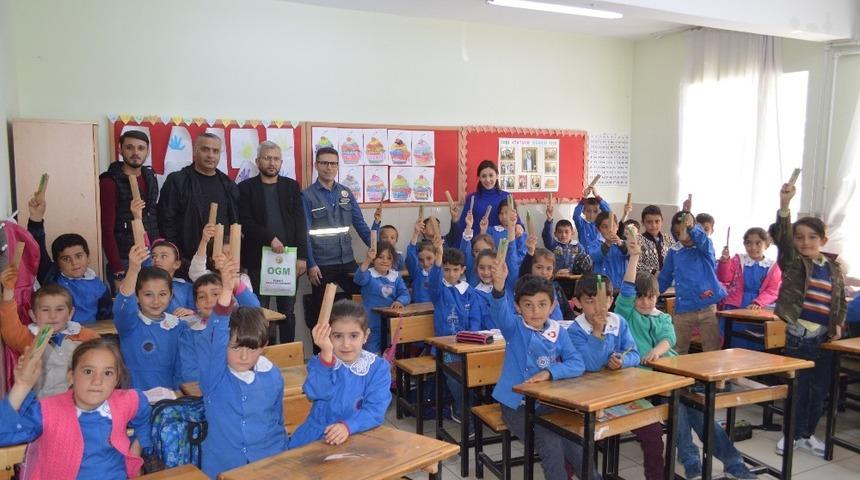 Niğde OİM&rsquo;den Kitap Dağıtımı