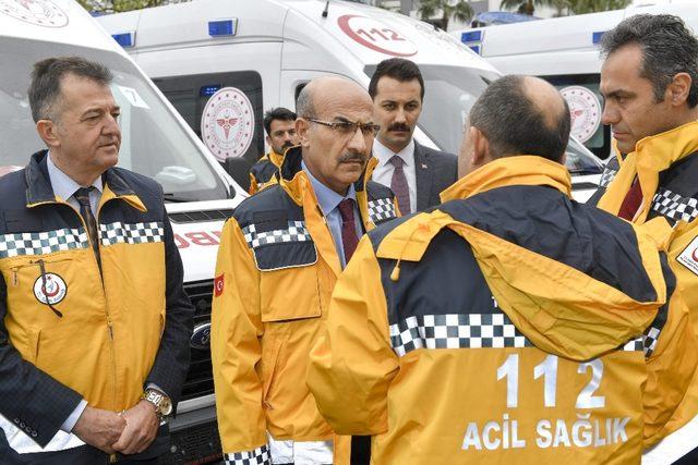 Adana’ya 9 ambulans