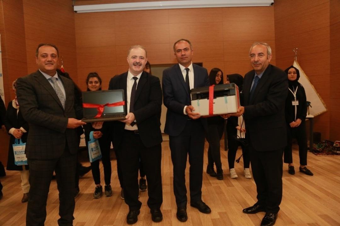 Van&rsquo;da m&uuml;nazara yarışmasının finali yapıldı