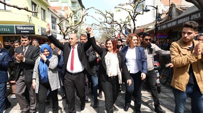 &Ouml;zlem &Ccedil;e&ccedil;rioğlu&rsquo;ndan İncirliova pazarına ziyaret