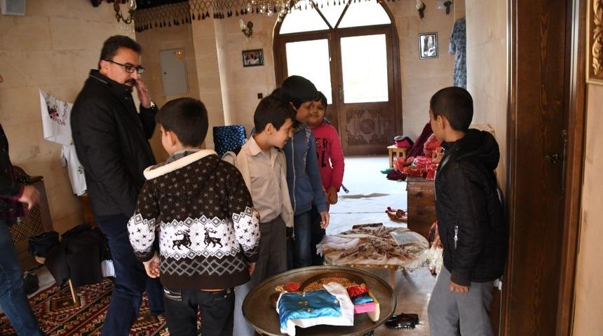 Atat&uuml;rk İlkokulu &ouml;ğrencileri &uuml;niversiteyi gezdi