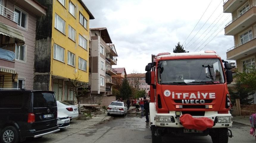 Suriyeli ailenin kaldığı evde &ccedil;ıkan yangın korkuttu