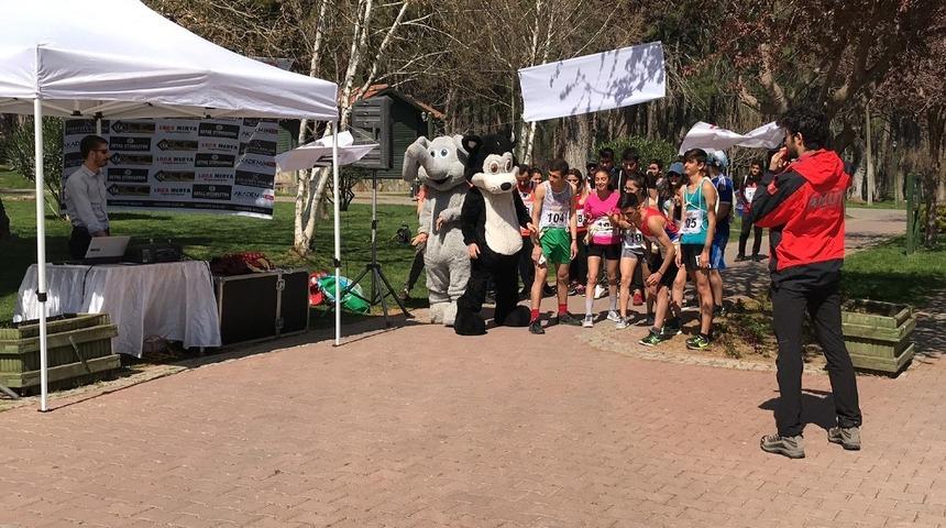 40 kişi &ldquo;Mamaraton&rdquo; koşusunda ter d&ouml;kt&uuml;