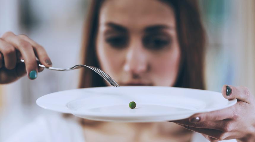 Bu hataları &ccedil;ok sık yapıyoruz! İşte hala kilo verememenizin nedenleri