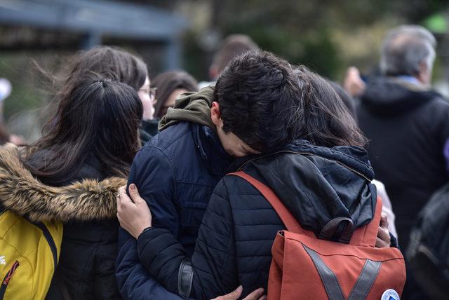 Arda Duman son yolculuğuna uğurlanıyor (1)