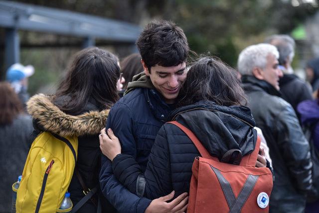 Arda Duman son yolculuğuna uğurlanıyor (1)