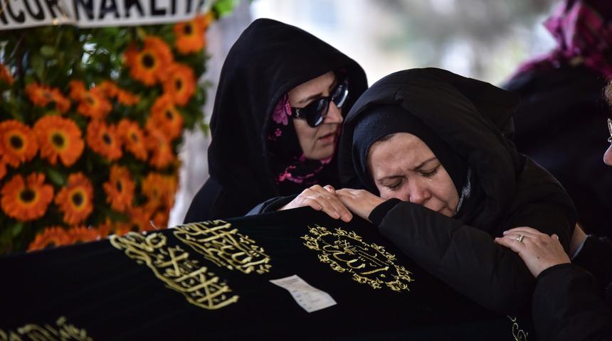 Arda Duman son yolculuğuna uğurlanıyor (1)