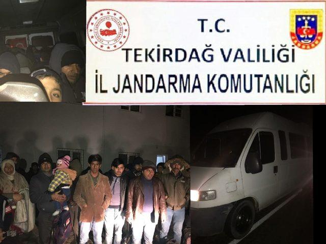 57 kaçak göçmen yakalandı, 2 organizatör tutuklandı