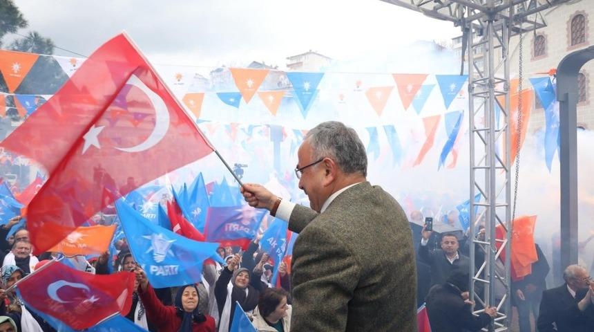 Hilmi G&uuml;ler: &ldquo;Biz hizmet adamıyız&rdquo;