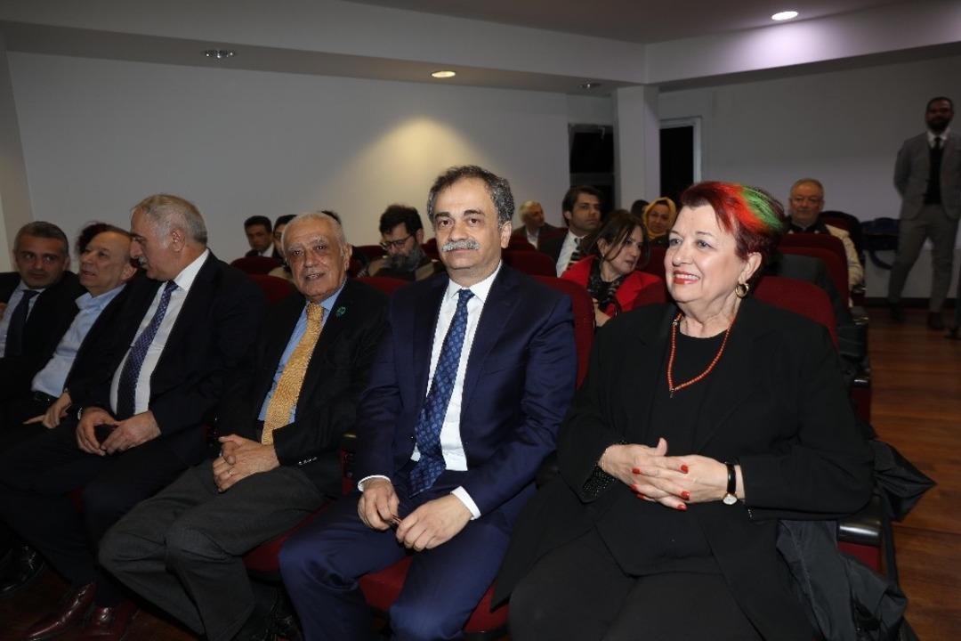 Sinan Genim, 54 yıllık fotoğraf arşivini İBB&rsquo;ye bağışladı