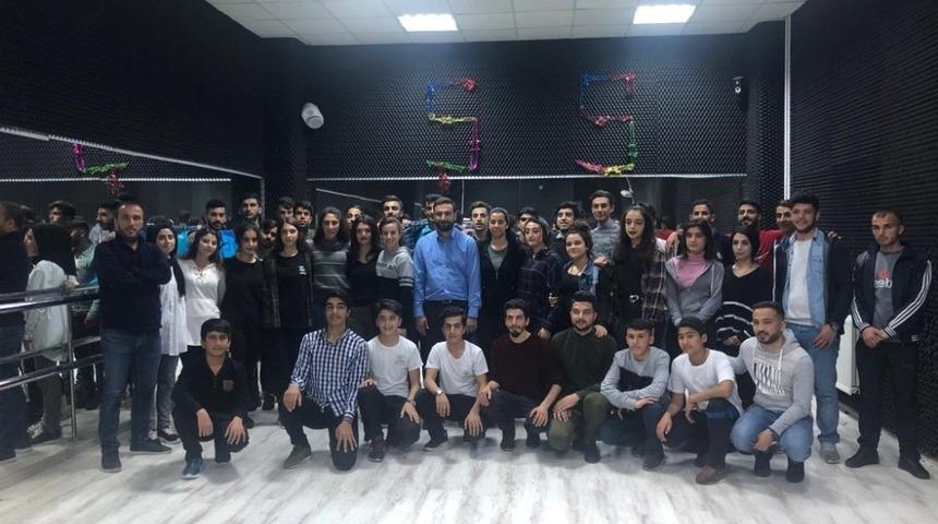 Nasıranlı gen&ccedil;lerle bir araya geldi