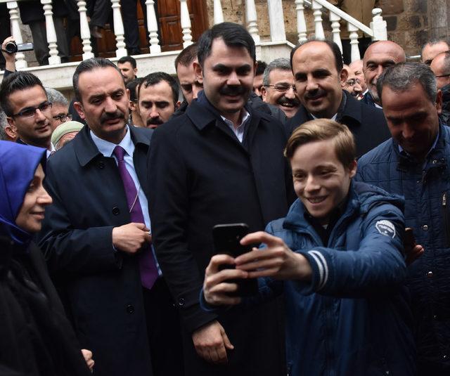 Bakan Kurum: Birileri Türkiye'nin 1 Nisan sabahı kaosa uyanmasını bekliyor (2)