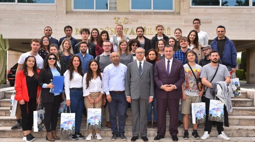 Vali Su, 12 farklı &uuml;lkeden gen&ccedil;lik liderlerini ağırladı