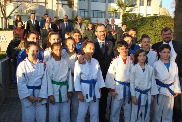 Bakan Varank ve Kasapoğlu’ndan Salihli’ye ziyaret G3