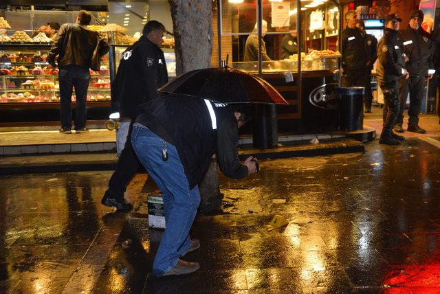 Adana'da bar önünde silahlı saldırı: 1 ölü, 1 yaralı