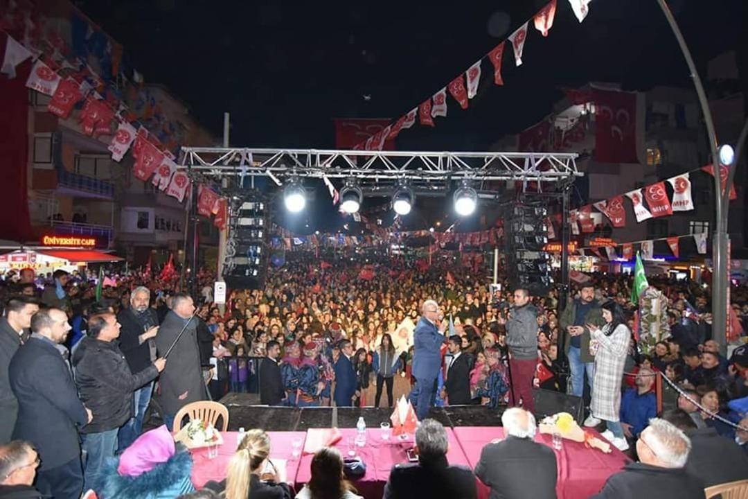 Manisa&rsquo;da Cumhur İttifakı finali Kızılelma Meydanı&rsquo;nda yaptı