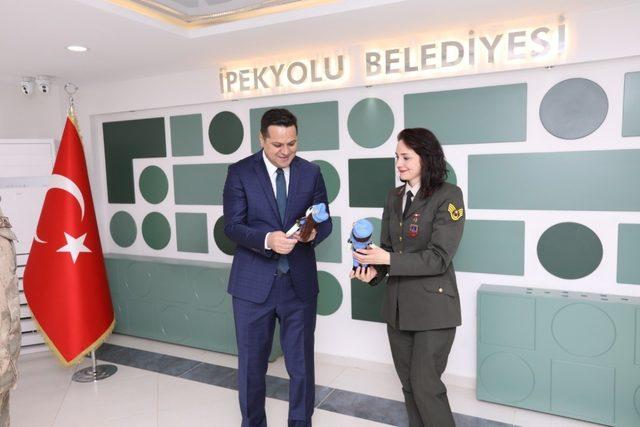 Jandarmadan İpekyolu Belediye Başkan Vekili Öztürk’e teşekkür ziyareti