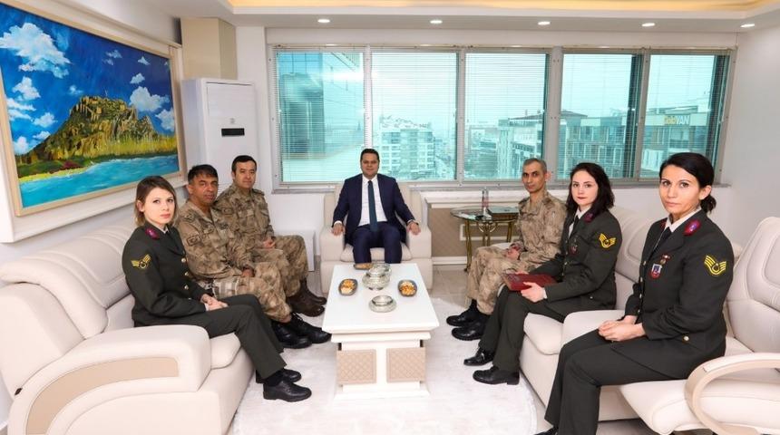 Jandarmadan İpekyolu Belediye Başkan Vekili &Ouml;zt&uuml;rk&rsquo;e teşekk&uuml;r ziyareti