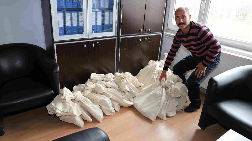 Varto da sandık kurulu başkanları se&ccedil;im torbalarını aldı