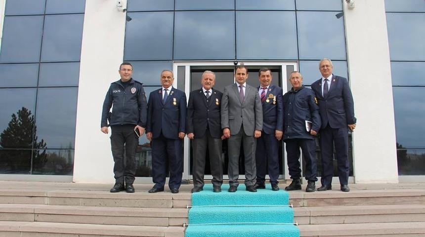 T&uuml;rkiye Muharip Gaziler Derneği K&uuml;tahya Şubesi&rsquo;nden Kaymakam Abbasoğlu&rsquo;na ziyaret