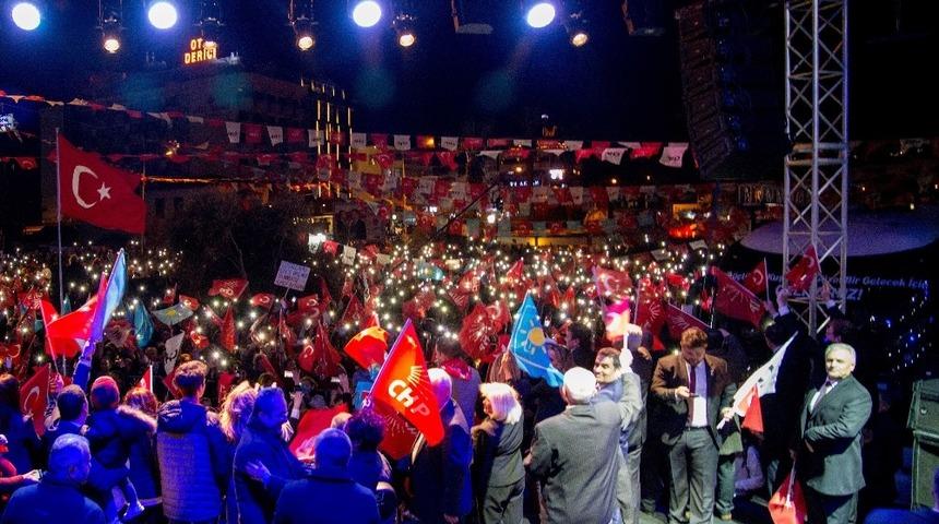 CHP adayı Ömer Günel, son mitingde başkanlığını ilan etti