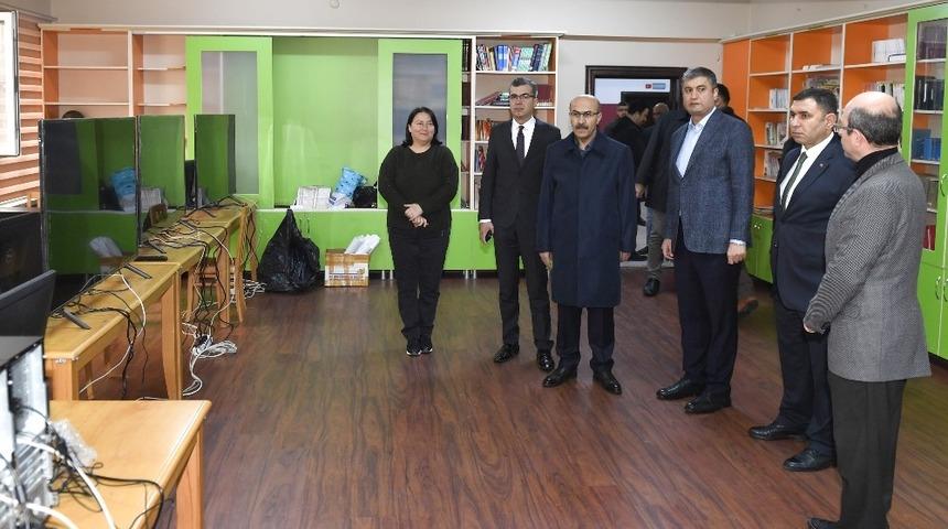 Vali Demirtaş, oy toplama merkezlerinde incelemelerde bulundu