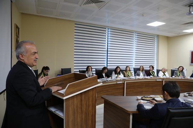 Hemşirelik Fakültelerinin dekanları Atatürk Üniversitesi’nde bir araya geldi