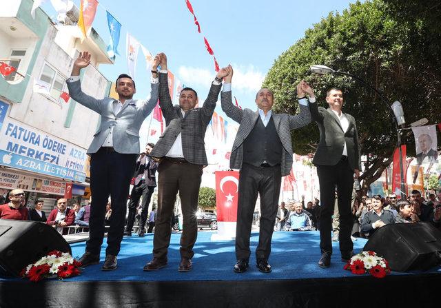 Çavuşoğlu: Teröristlerle, bölücülerle kesinlikle halkımızı ayırıyoruz