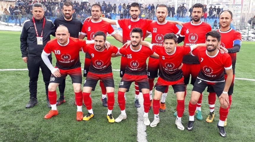 Hakkari Sportif Faaliyetler Kul&uuml;b&uuml; lig şampiyonu oldu